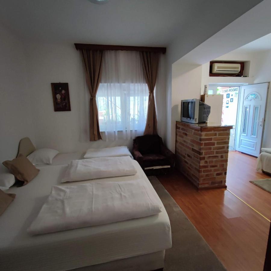Apartments And Rooms Lena Mostar Exteriör bild