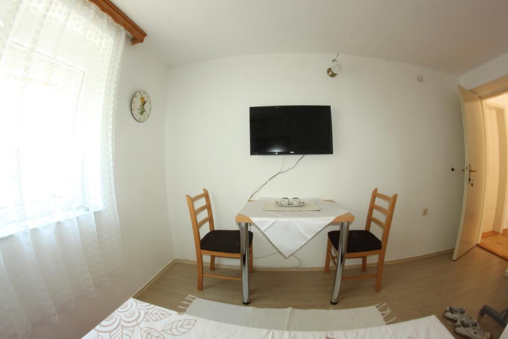 Apartments And Rooms Lena Mostar Exteriör bild